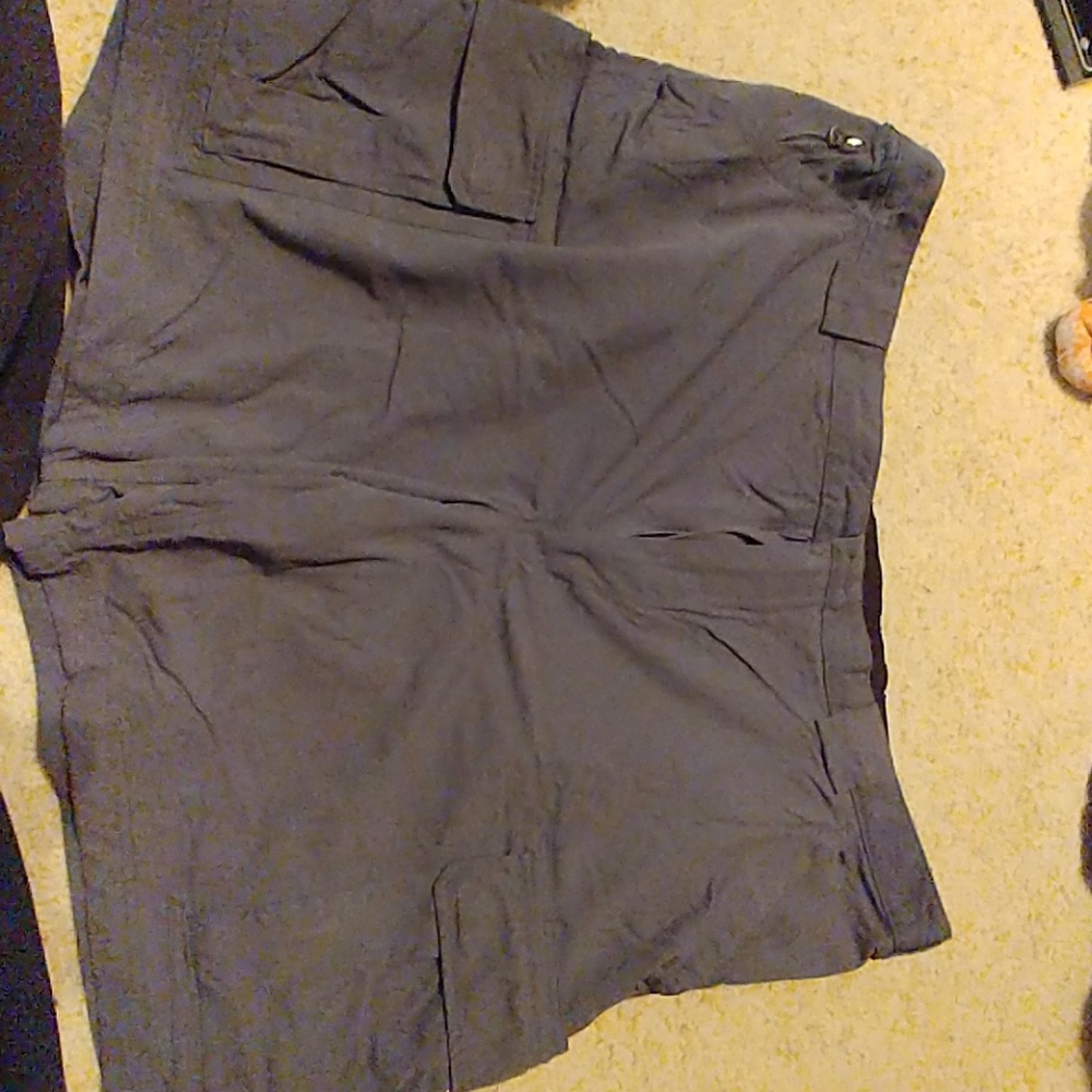 Duluth Trading Co. Men's cargo shorts.